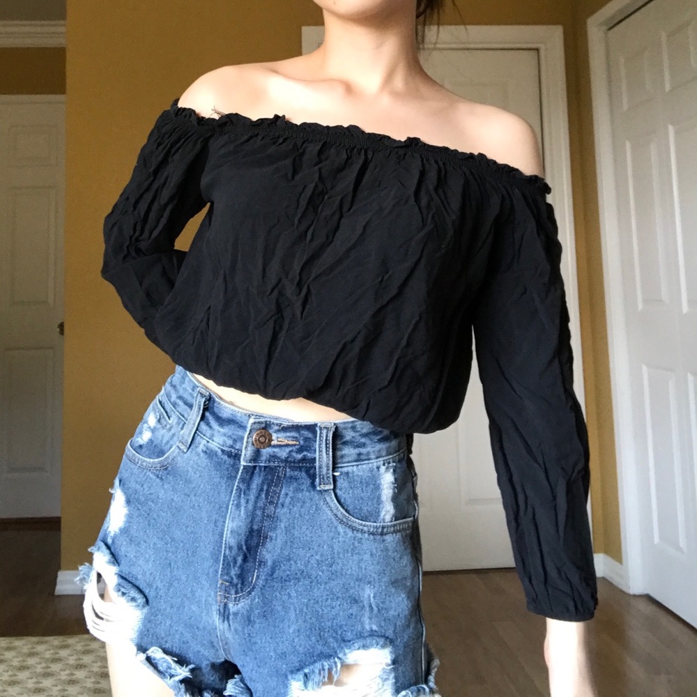 Brandy Melville off the shoulder crop top